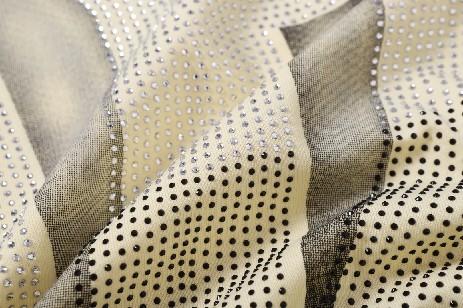 E 8119#Cream White/ / MIXED EMOTION In Stock （ ） T （fabric):32 Sizes（size）：S-M L X L ： （colour）：Cream White/ /